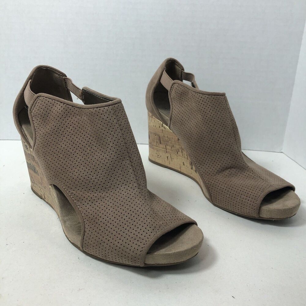 Life Stride Sandals Womens Size 9 Hinx Tan Peep Toe‎ Perforated Cork Wedge C1